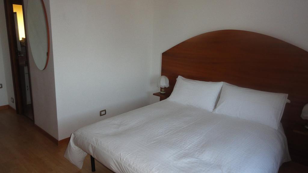 Bed And Breakfast La Corte Degli Ulivi Civitavecchia Kamer foto
